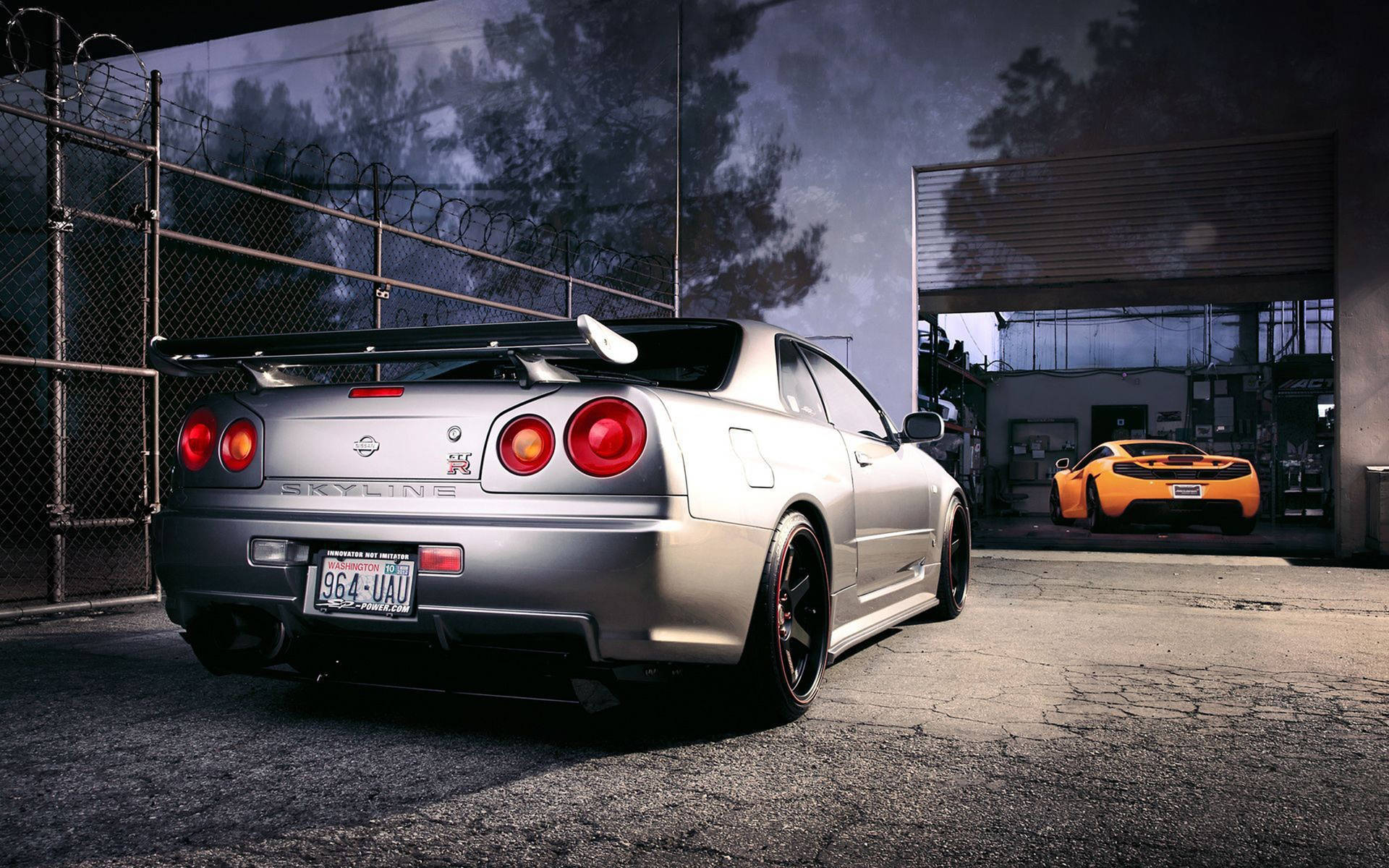 銀色尼桑Skyline GTR R33壁紙