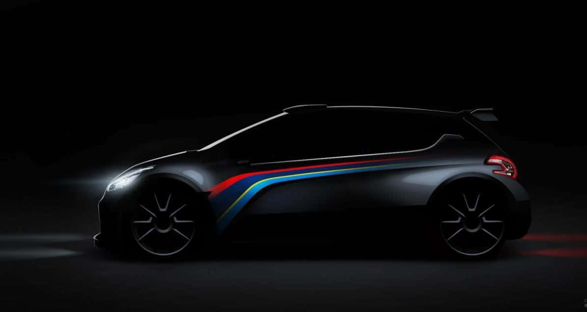 Peugeot 208 桌布 壁紙 — 一輛時尚的深灰色拉力賽車，帶有紅色、藍色和黃色條紋，在黑色背景的戲劇性工作室燈光下閃耀。