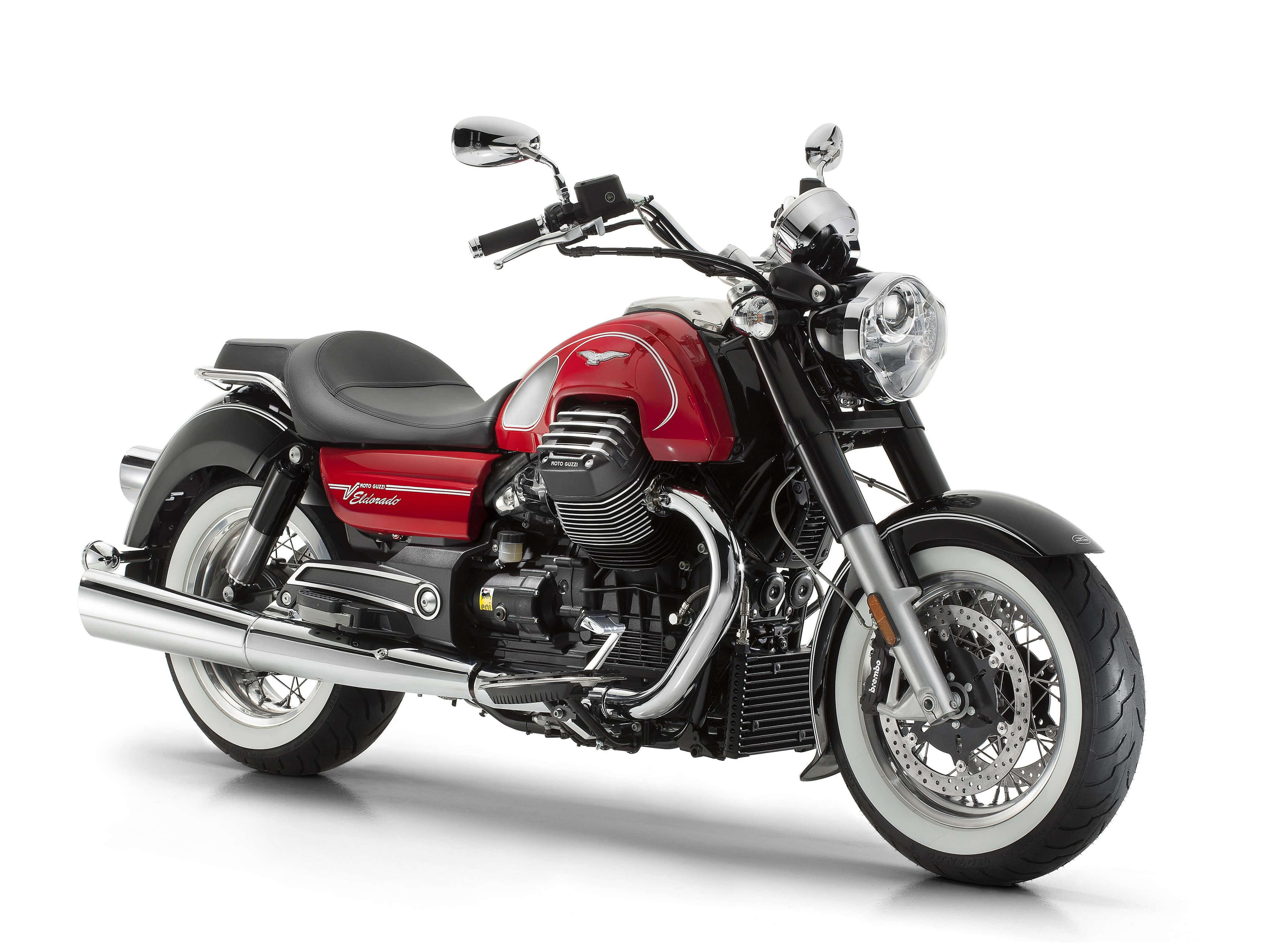 Moto Guzzi 桌布 壁紙 — 一架時尚的紅黑色電單車，帶有鍍鉻裝飾和白色輪胎，在純白色背景前矗立。
