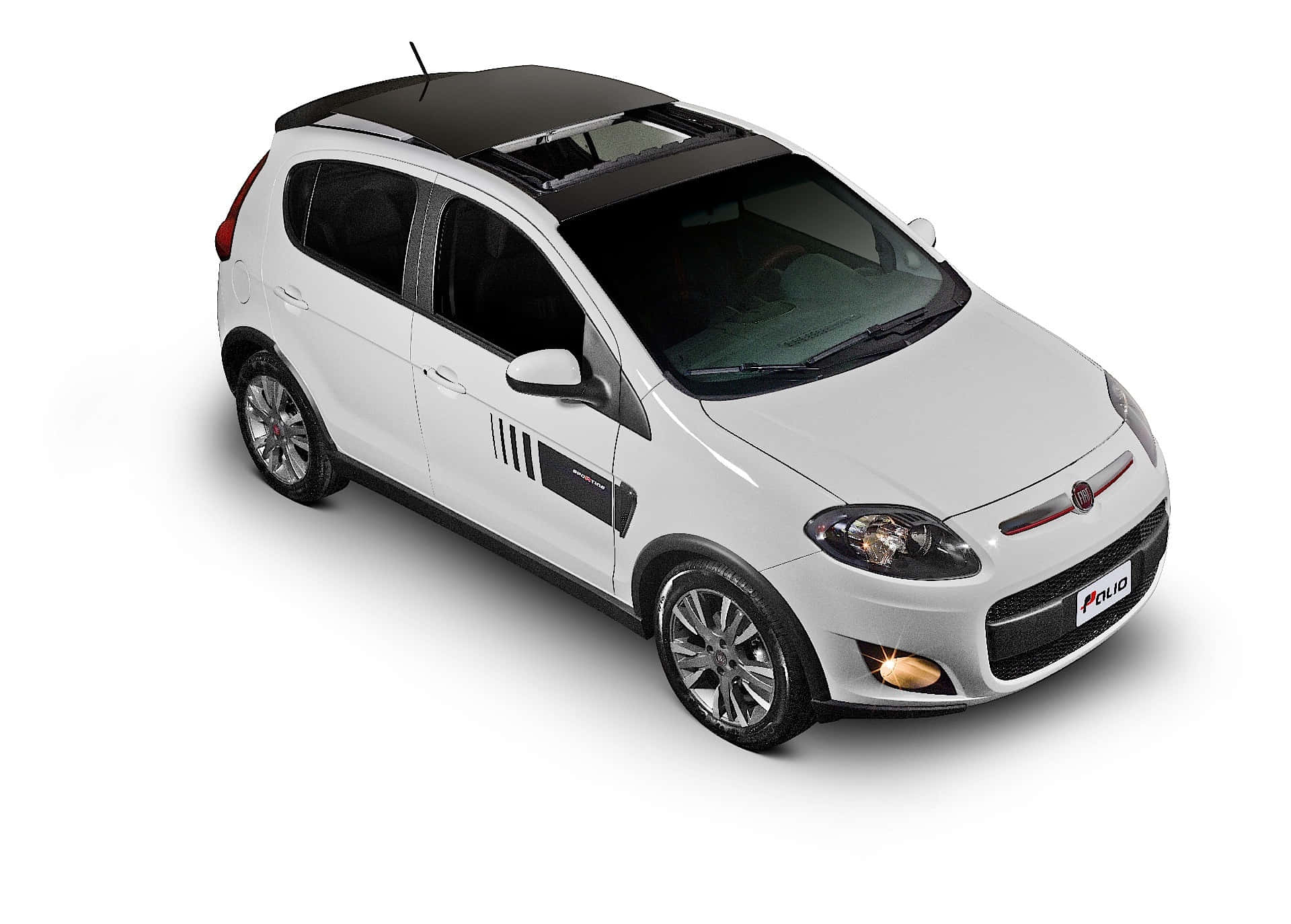 Fiat Palio 桌布 壁紙 — 一輛時尚的白色菲亞特派力奧掀背車，帶黑色車頂和運動裝飾，從高角度在乾淨的攝影棚照片中展示。