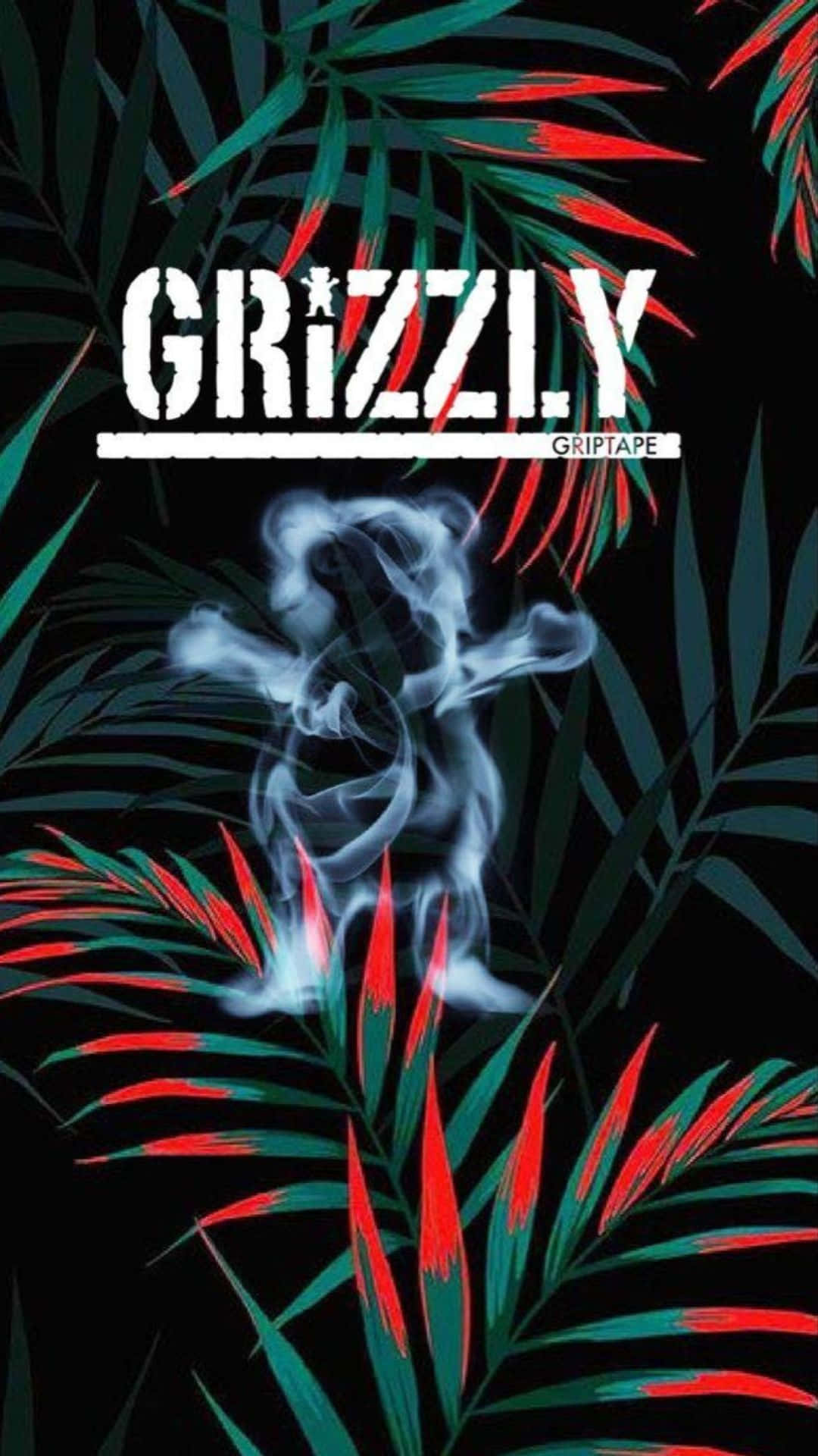  壁紙 — 煙霧瀰漫的灰熊剪影從熱帶樹葉中浮現，帶有紅色和綠色點綴，背景為黑色。