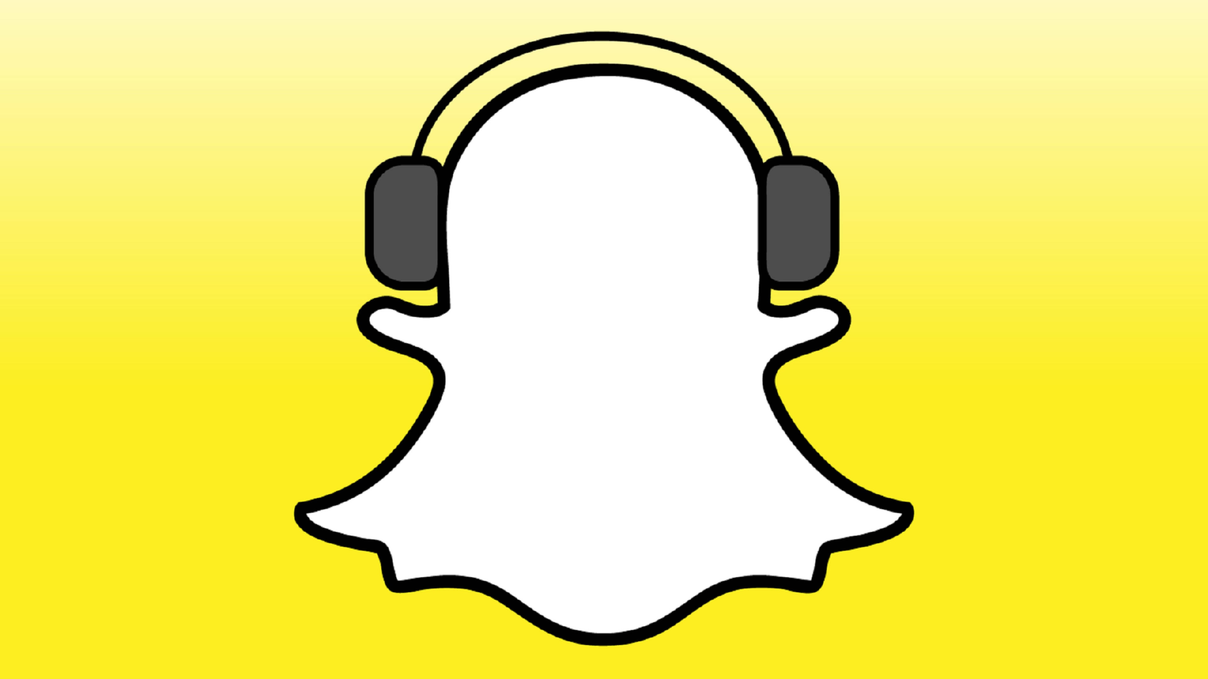 Snapchat 故事音樂標誌 壁紙 — 一個白色鬼魂圖示，帶有黑色輪廓和黃色耳機，背景為明亮的黃色漸變。