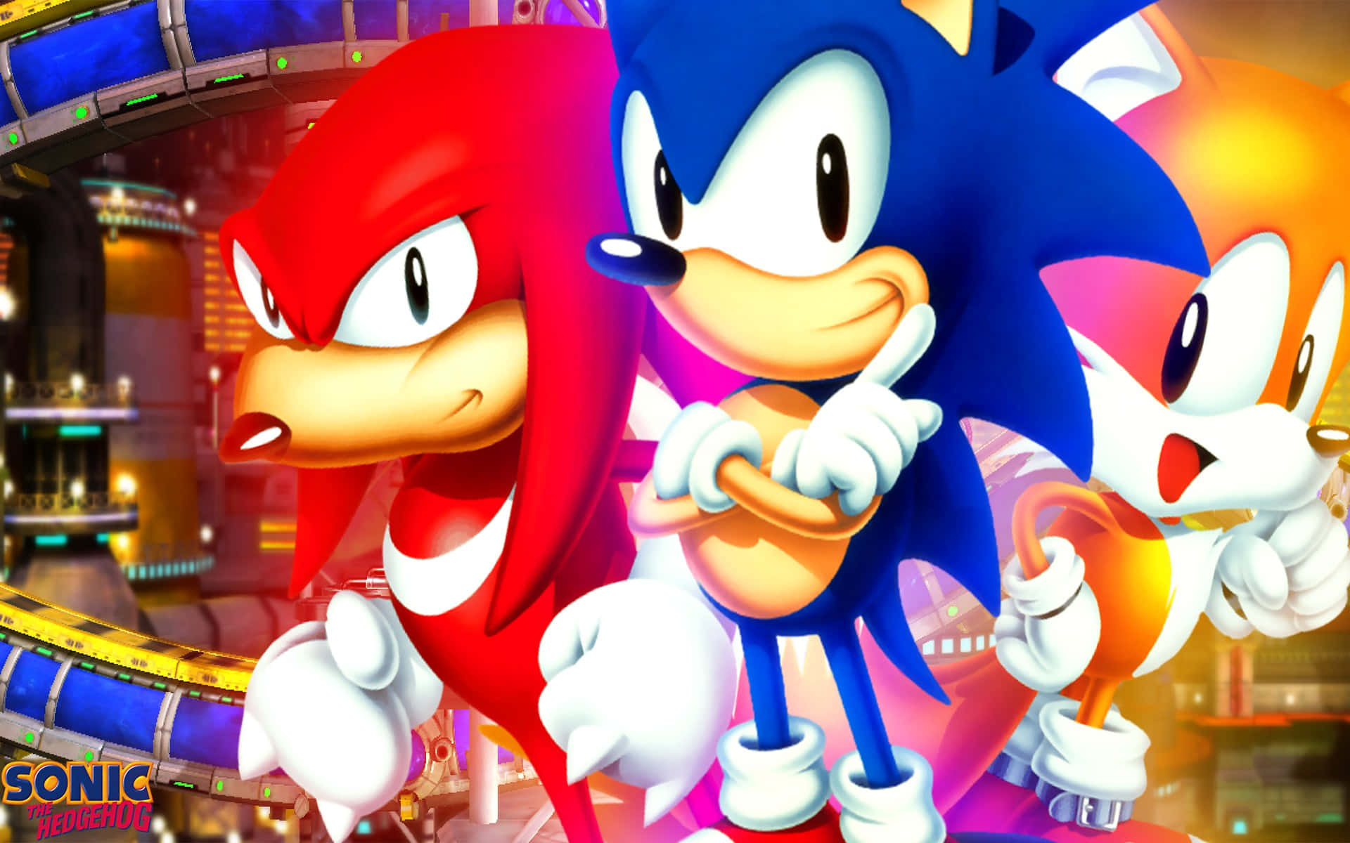 Modern Sonic 桌布 壁紙 — Sonic、Knuckles 和 Tails 英雄般地站在充滿活力的未來城市景觀中，周圍有發光的霓虹燈和賽道。