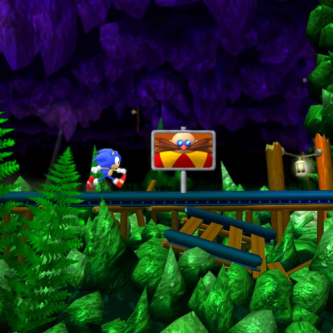  壁紙 — Sonic the Hedgehog 喺一條木橋上奔跑，穿過一個有紫色洞穴牆壁同巨型蛋頭人廣告牌嘅茂密綠色叢林。