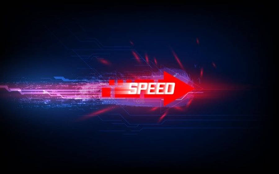 Speedtest 紅色箭頭 壁紙 — 一個發光的紅色箭頭，上面有「SPEED」字樣，在帶有霓虹電路線條和動態模糊的深藍色數位背景上向前疾馳。