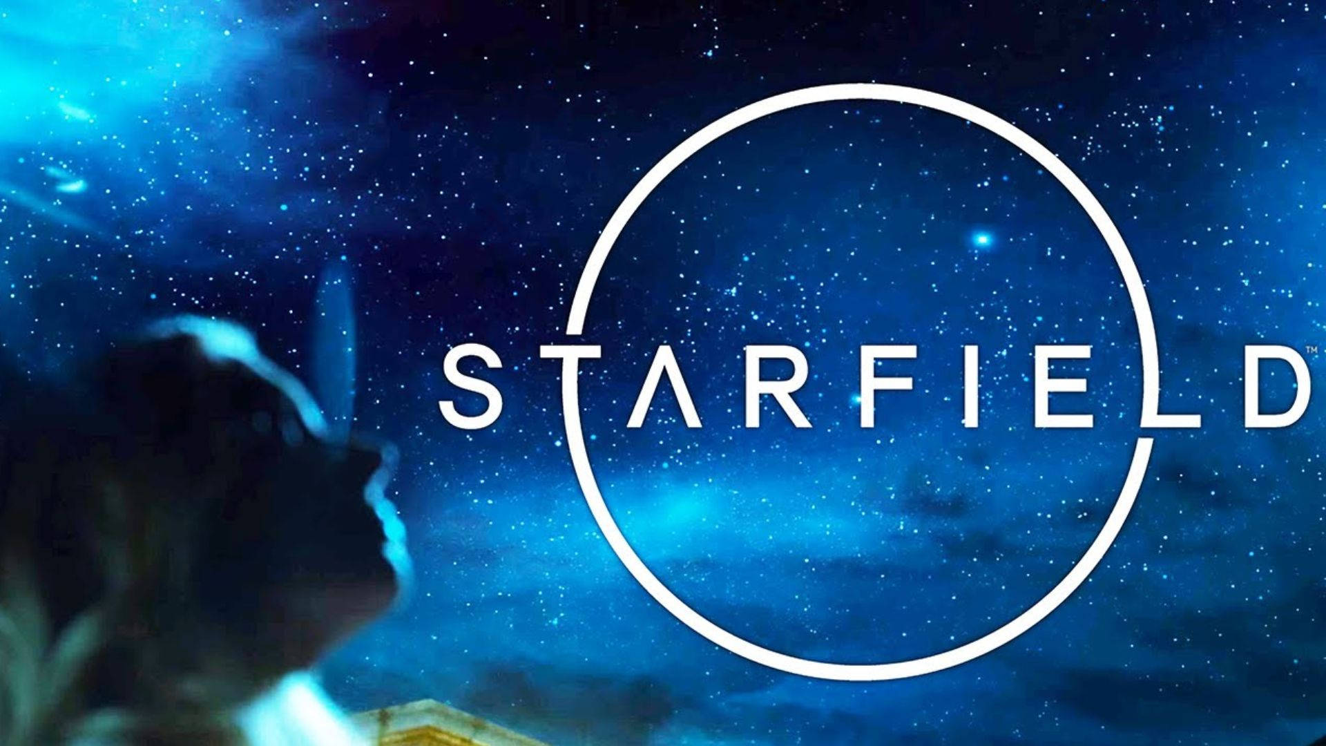 Starfield 中的女子 壁紙 — 一個人抬頭仰望星空藍色宇宙天空，而STARFIELD這個詞以粗體白色字母出現在圓形框架內。
