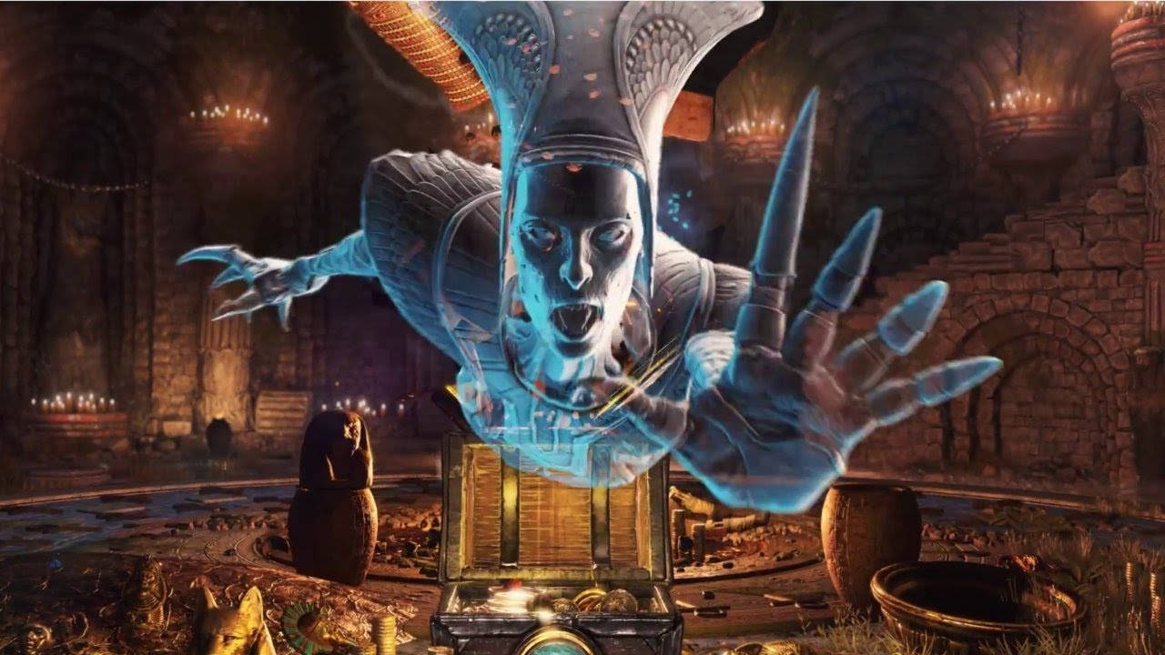 《Strange Brigade》賽特基女王 壁紙 — 一個發著藍光、擁有鋒利爪子的幽靈木乃伊從一個充滿金色文物和搖曳火把的古埃及墓穴中出現。
