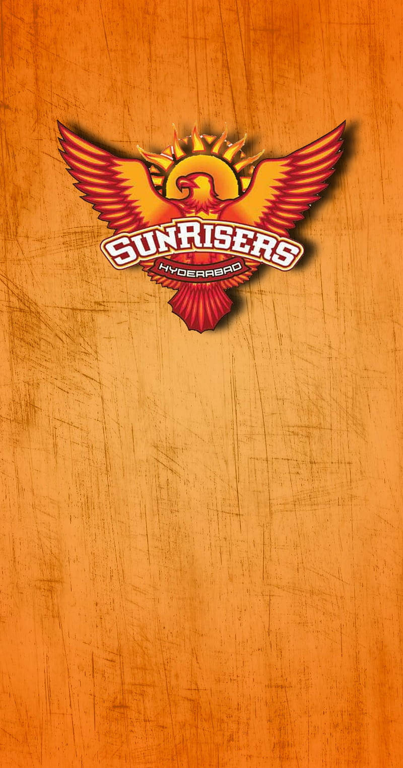 Sunrisers Hyderabad 球隊標誌，展示一隻從太陽中升起的鳳凰。