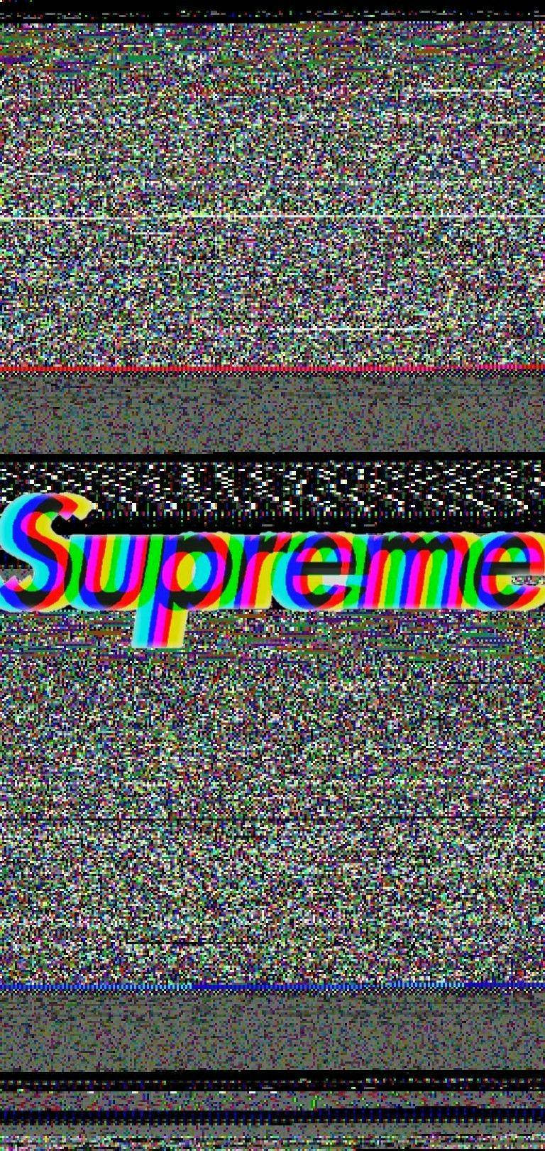 Supreme 靜態美學 壁紙 — 故障藝術壁紙，以彩虹色顯示「Supreme」字樣，背景為充滿靜態的屏幕，帶有水平掃描線。