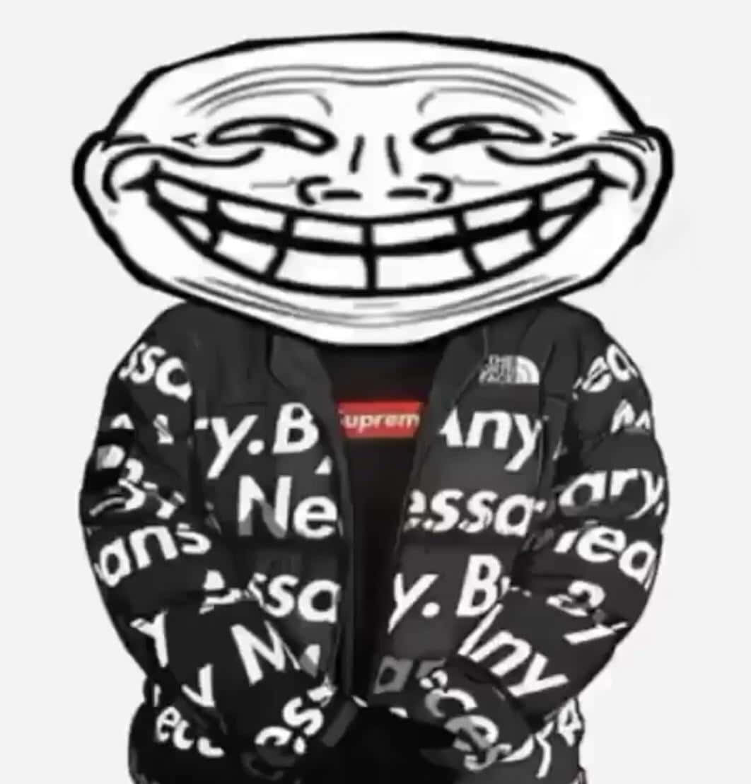 穿著品牌街頭服飾外套和 T 恤的 troll 臉角色。