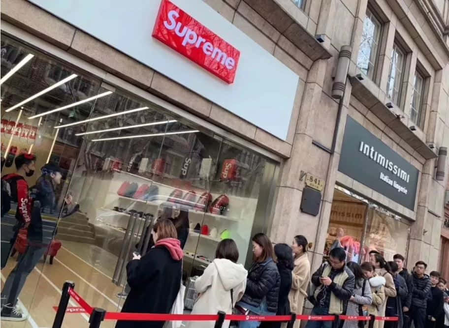 Supreme 上海店開幕場景