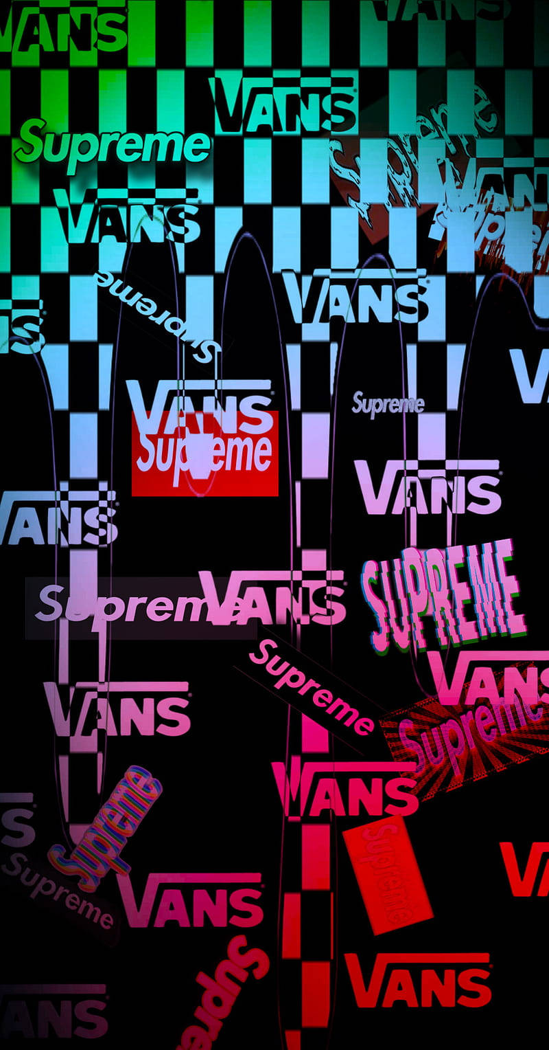 Vans 桌布 壁紙 — Supreme 和 Vans 的鮮豔霓虹標誌在發光的格仔背景上重疊，呈現電光綠、粉紅和藍色。
