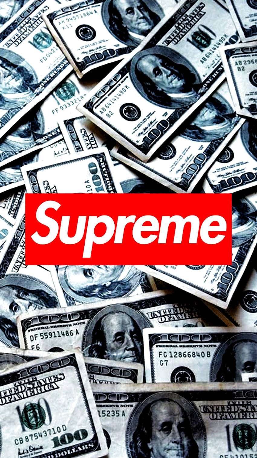 Supreme標誌喺一堆一百美元鈔票上面。