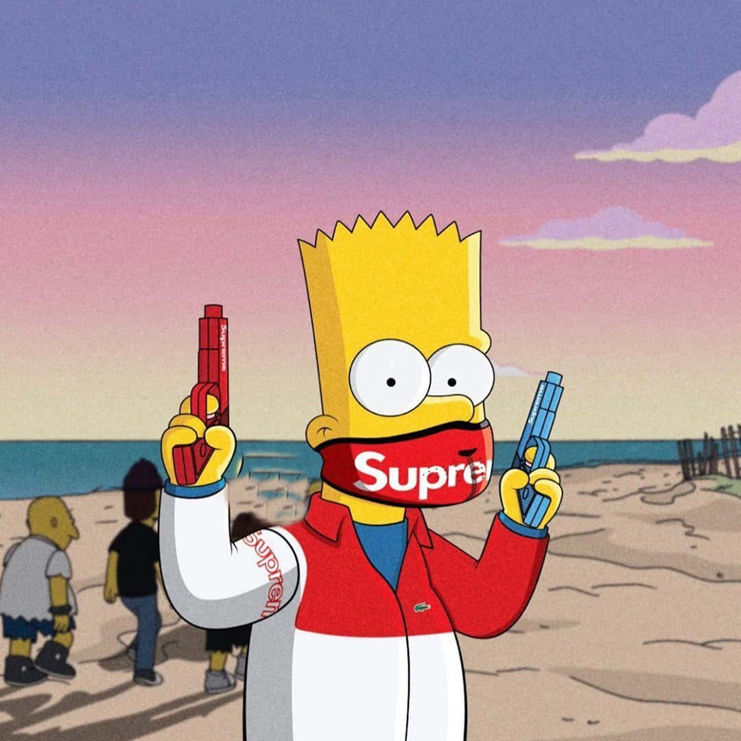 Supreme致敬荷馬辛普森，推出波普藝術T恤 壁紙 — 巴特·辛普森戴著紅色Supreme面具和外套，在日落時分的沙灘上拿著水槍。