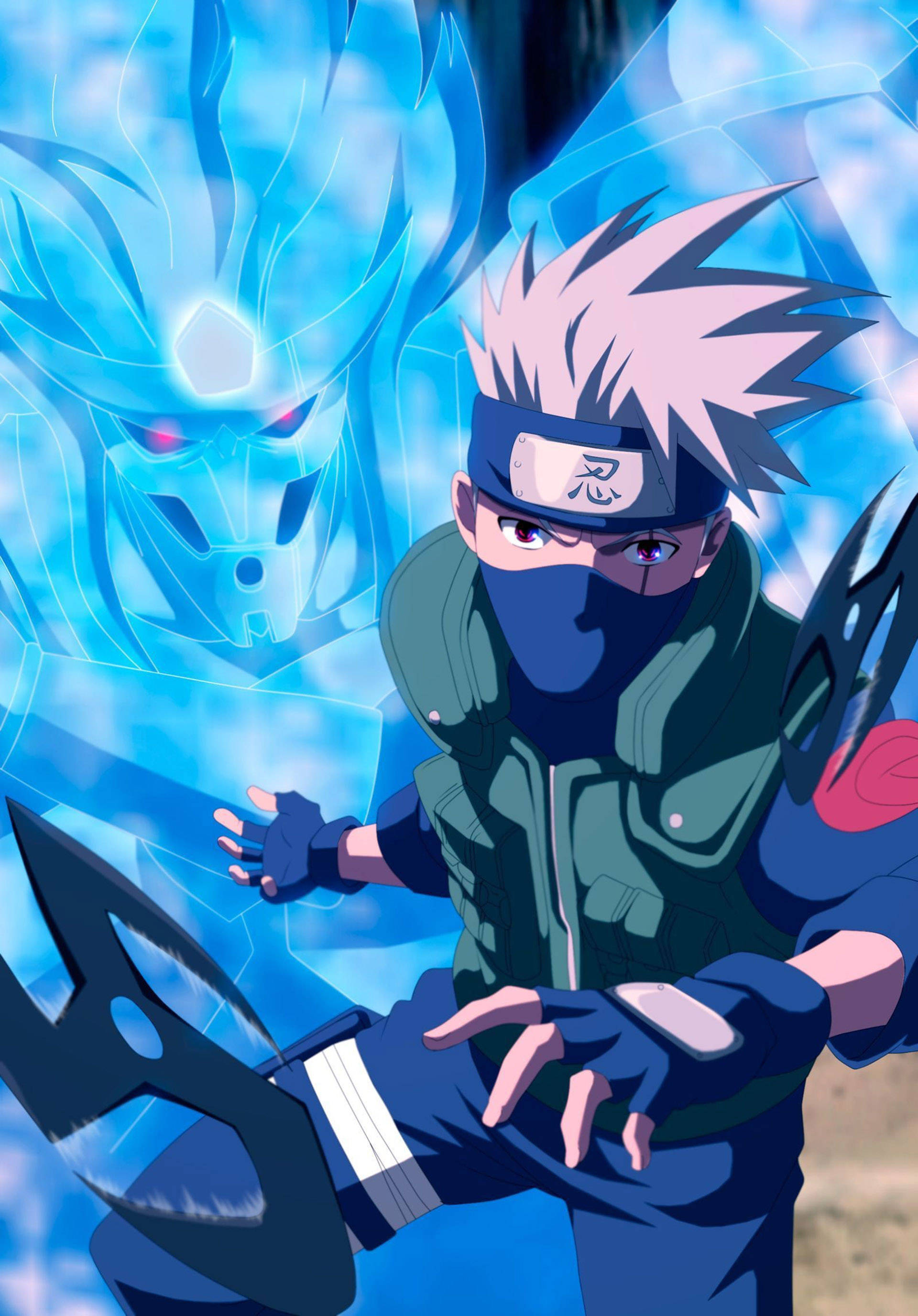 Susanoo 卡卡西頭像藝術 壁紙 — 一個擁有尖刺白髮和藍色面具的忍者，在動態的動漫戰鬥姿勢中，在身後引導著發光的藍色查克拉野獸。