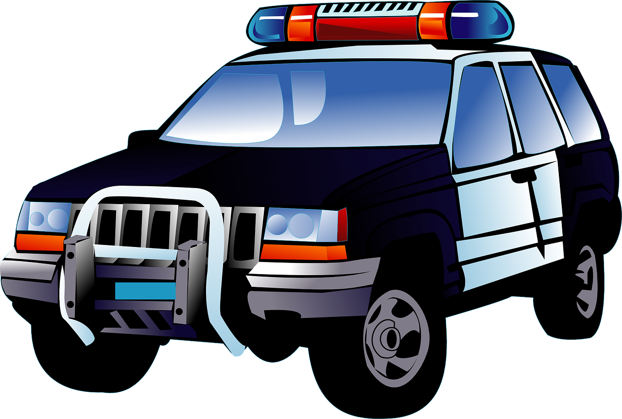 卡通警用SUV 壁紙 — 一輛卡通警用SUV，頂部有藍色和紅色燈光，前保險槓護板，背景為黑色。