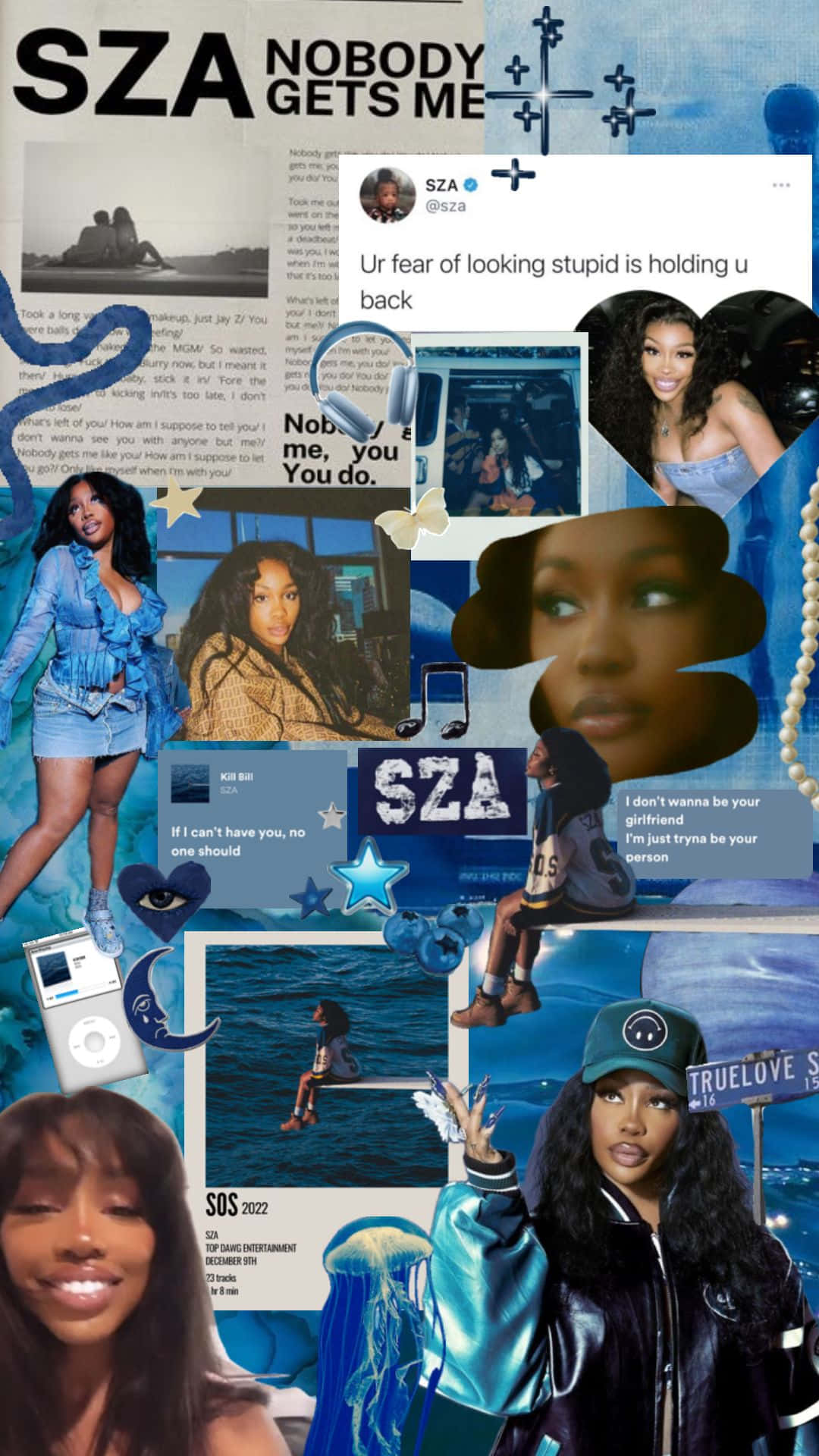 SZA 藍調拼貼美學 壁紙 — 一幅充滿活力的拼貼畫，以藍色紋理背景搭配星星和水母圖案，展示SZA的音樂視覺和語錄。