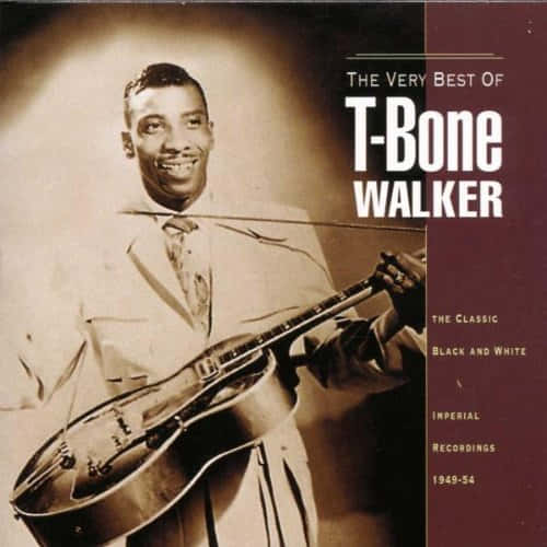 T-Bone Walker 微笑拿著結他的復古黑白專輯封面。