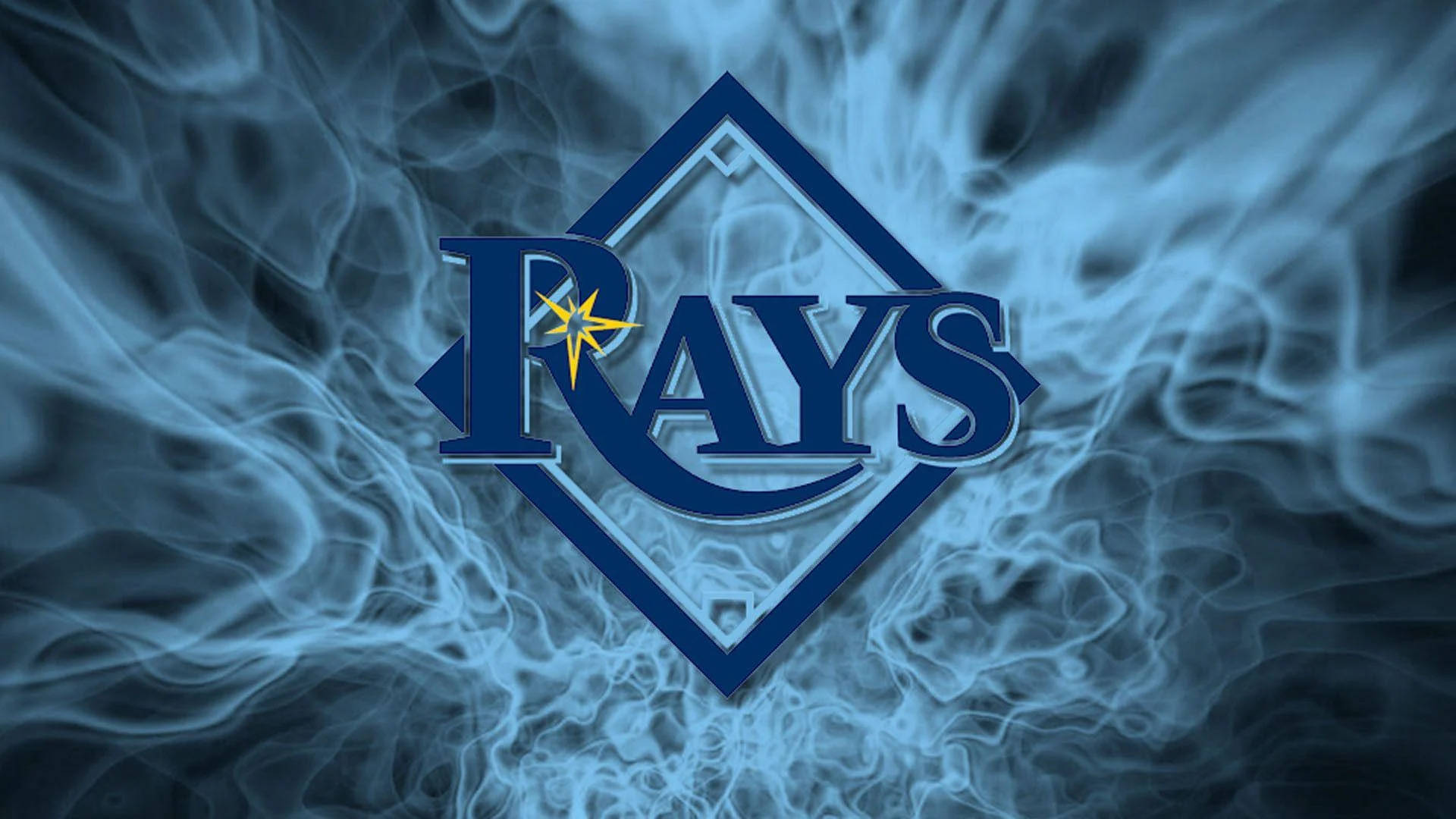 藍煙 Tampa Bay Rays 隊標 壁紙 — 藍色坦帕灣光芒隊棒球標誌從旋轉煙霧中浮現，背景為深色漸變。