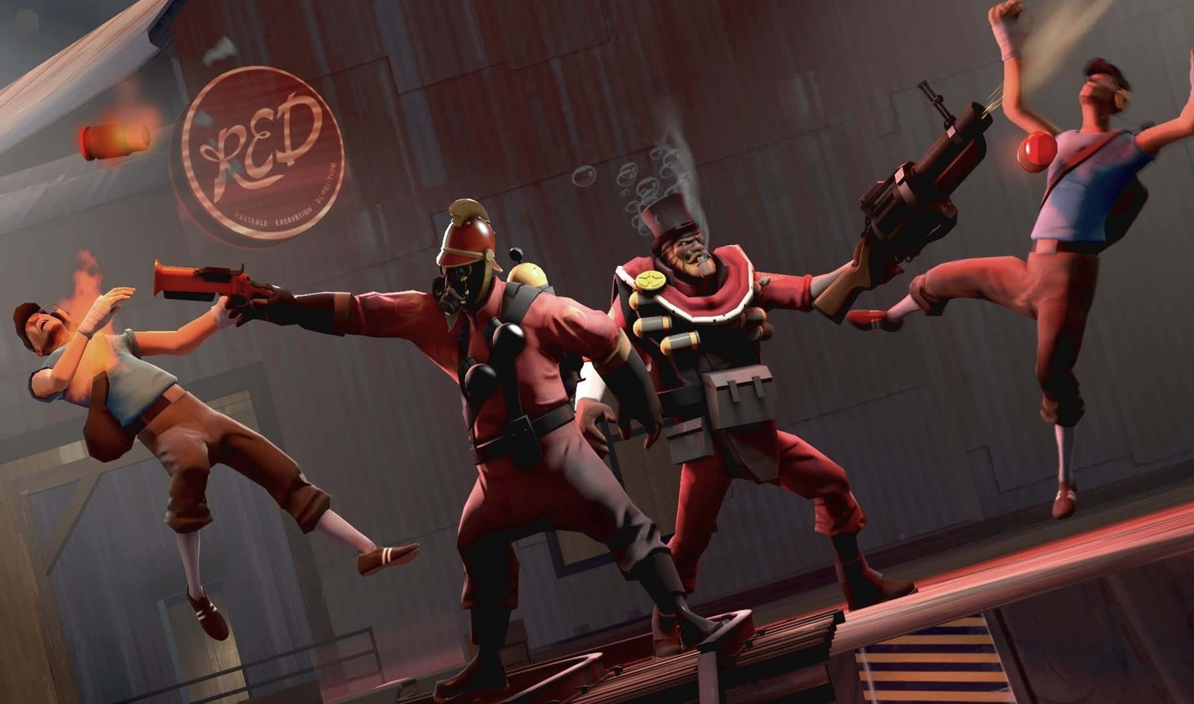 Team Fortress 2 紅藍對戰背景 壁紙 — 紅隊士兵與一名平民在煙霧和槍火瀰漫的工業環境中發生衝突。