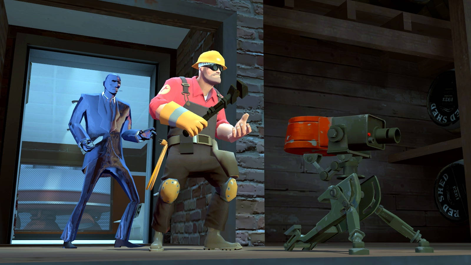 Team Fortress 2 特工遊戲畫面 壁紙 — 兩個風格化的電子遊戲角色和一個機器人站在一個有磚牆和玻璃門的木棚裡。