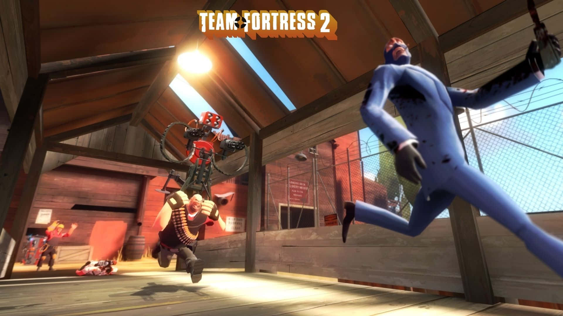 在 Team Fortress 2 遊戲場景中，藍色間諜角色在木製倉庫中跳躍。
