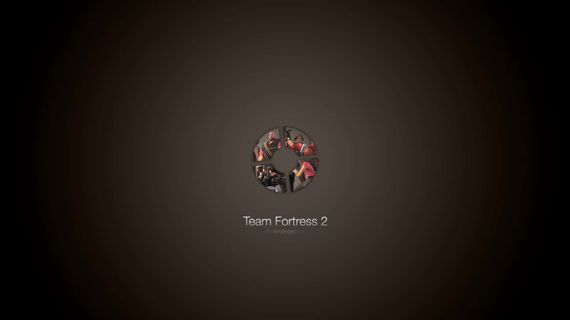 Team Fortress 2 遊戲標誌，四個角色在圓形徽章中，背景為深色。