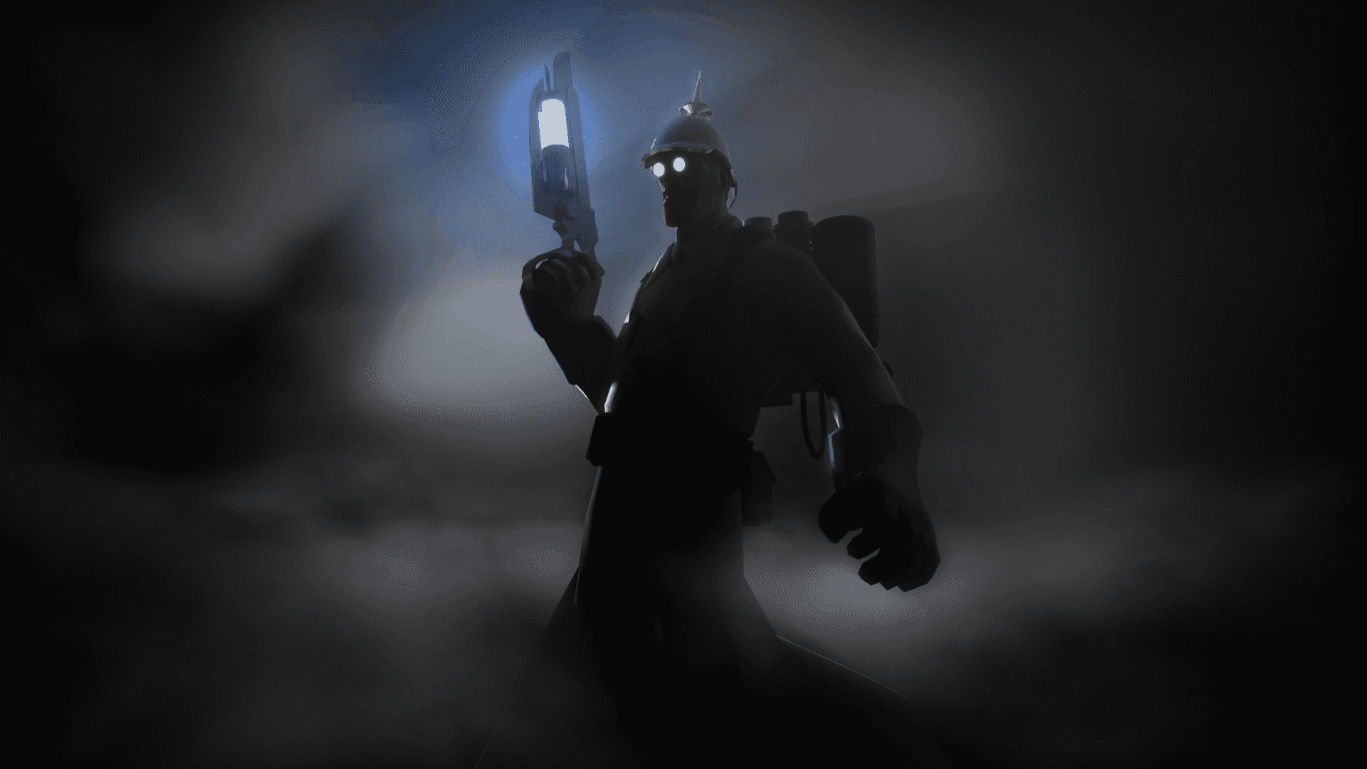 Team Fortress 2 間諜剪影 壁紙 — 一個戴著頭盔和背包的捉鬼獵人，手持發光燈籠，在陰森的夜晚場景中劃破黑暗的迷霧。