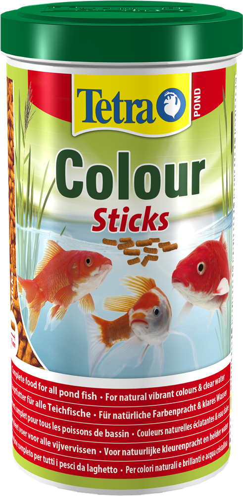 Tetra Pond Colour Sticks金魚飼料容器 壁紙 — 一個綠色蓋子的Tetra Pond Colour Sticks魚糧容器，展示鮮豔的橙色和白色金魚在清澈的水中游動。