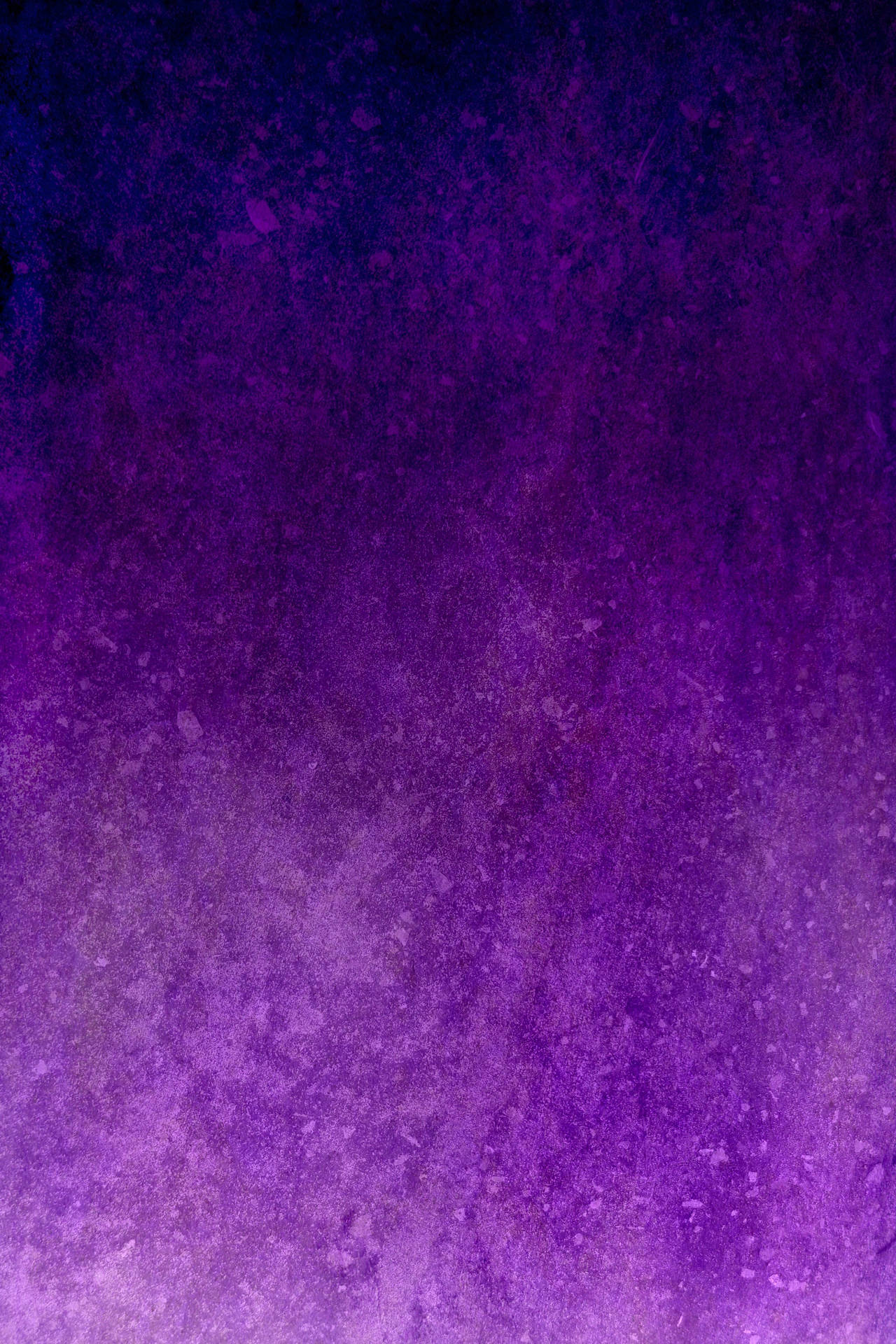 帶有紋理筆觸效果的抽象紫色漸變。