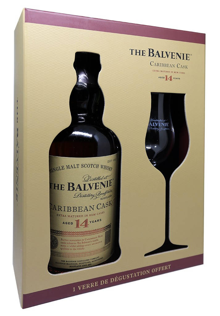 Balvenie威士忌瓶和品酒杯，附有品牌禮品包裝。