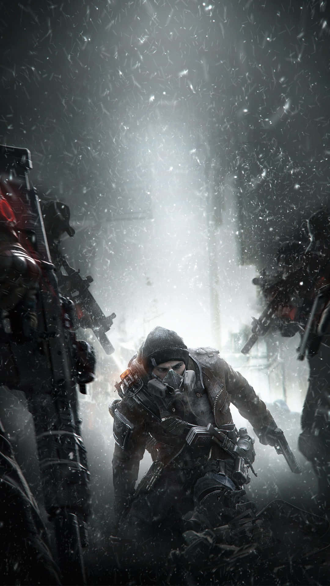 《The Division》安卓玩家背景 壁紙 — 一名身穿戰術裝備的士兵在暴風雪中前進，同袍在兩側掩護，一道強烈的光束照射下來。