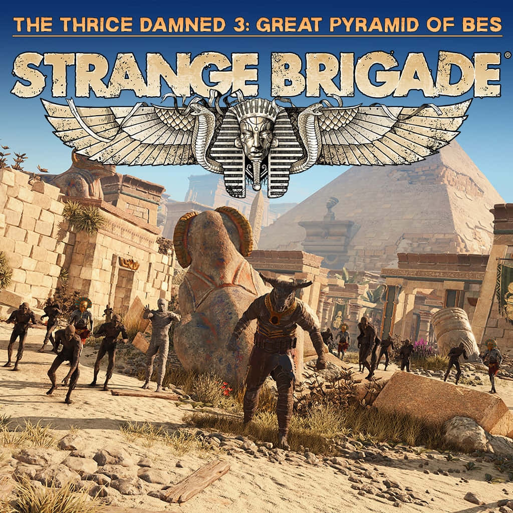 《The Thrice Damned 3》最佳 Strange Brigade 背景 壁紙 — 一群冒險者在陽光照耀的埃及遺跡中，背景有金字塔和獅身人面像，對抗一個有角的敵人。