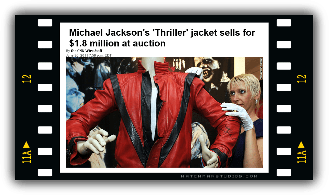 邁克爾·傑克森《Thriller》夾克拍賣 壁紙 — 一名戴白手套的女子正在調整陳列在新聞編輯室人體模型上的米高積遜標誌性紅色皮革Thriller外套。