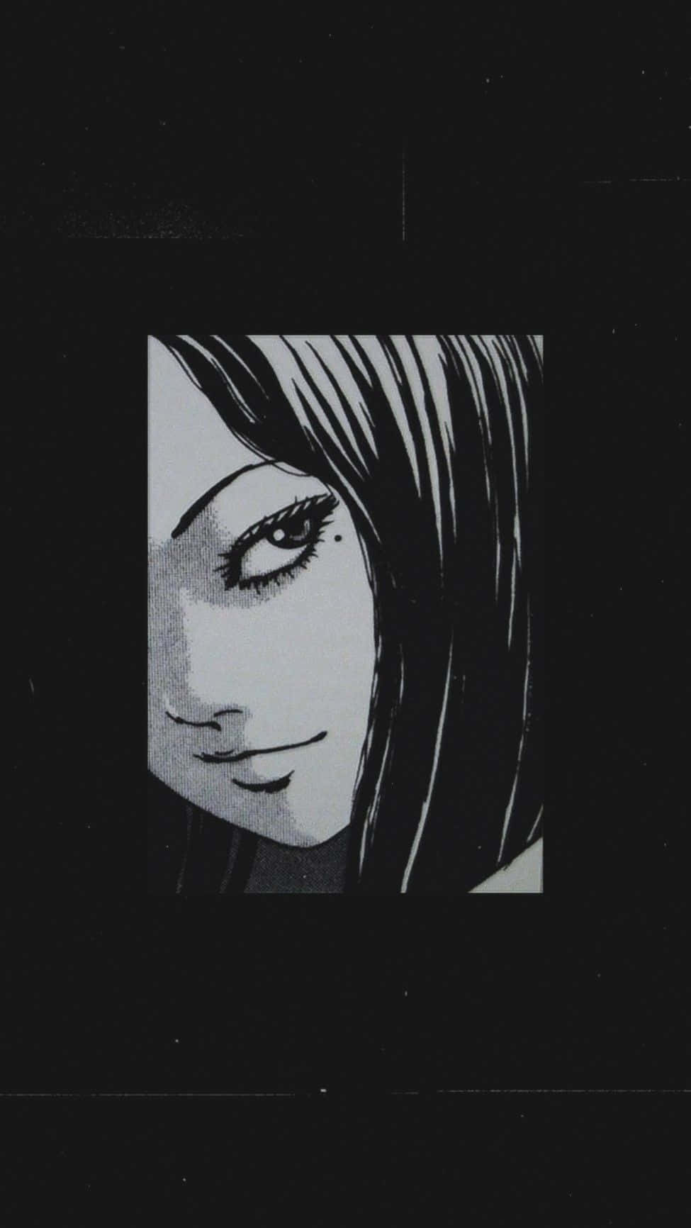 長髮黑白的動漫女孩肖像，帶著微妙微笑。