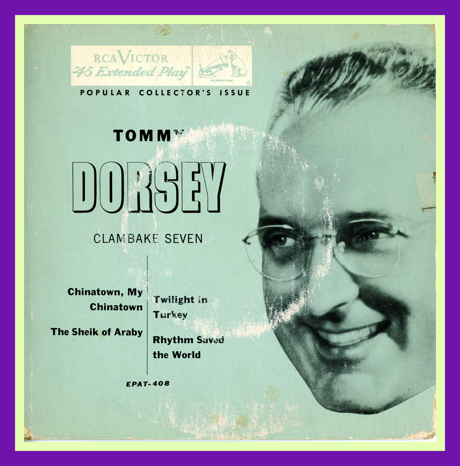 Tommy Dorsey 收藏版專輯精選輯 壁紙 — 復古RCA Victor 45 EP專輯封面， featuring Tommy Dorsey 微笑肖像、歌曲名稱和復古字體，背景為褪色的青綠色。