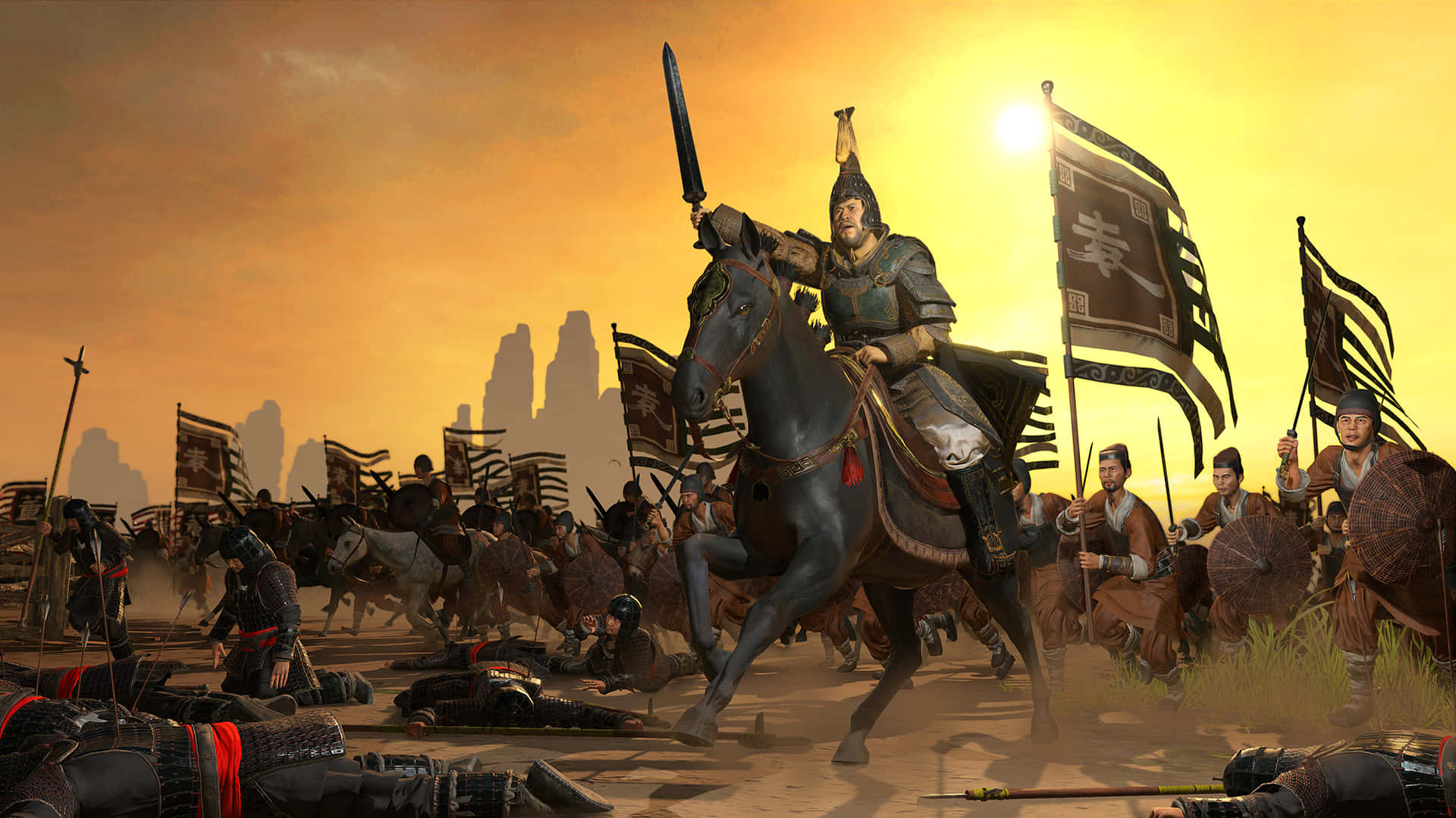 《Total War：羅馬2》最佳背景——戰旗與戰馬 壁紙 — 一名戰士騎著騰躍的馬匹，在夕陽下帶領騎兵衝鋒，四周有旗幟和倒下的士兵。