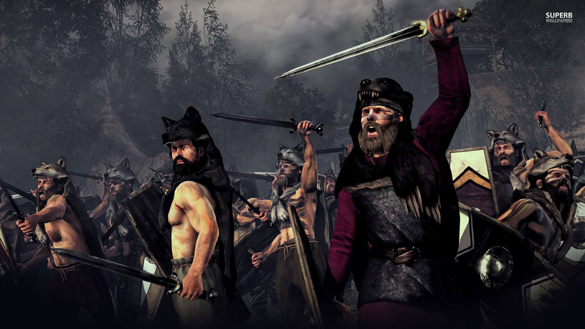 《Total War: Rome 2》戰士 壁紙 — 一名兇猛的維京戰士高舉寶劍，帶領他的部族在迷霧森林中衝鋒，盾牌和寶劍出鞘，發出戰鬥吶喊。