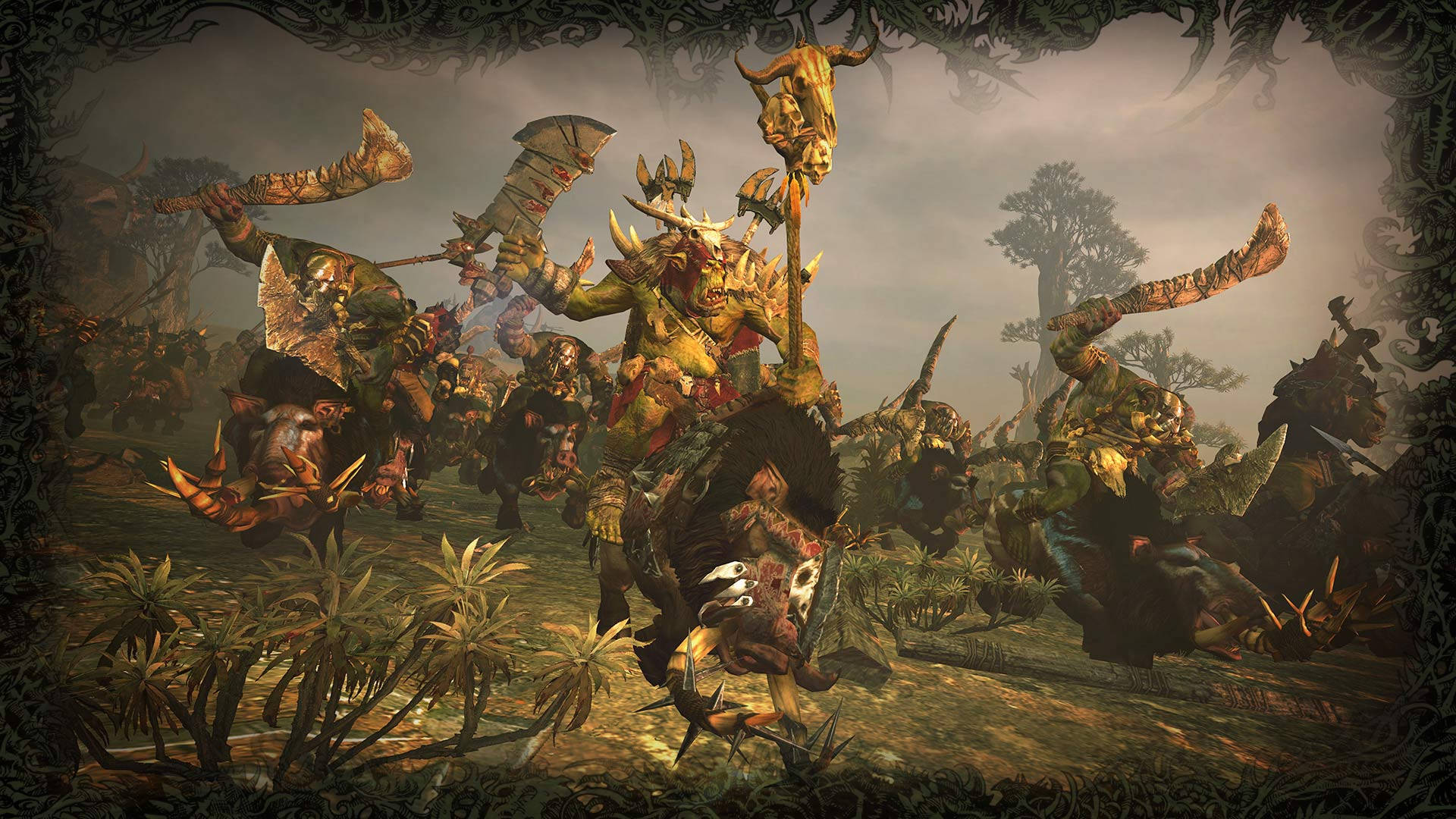 Total War Warhammer 2 攻擊場景 壁紙 — 一群身穿尖刺盔甲、手持骨製武器的怪物獸人戰士，衝過迷霧籠罩的叢林戰場。