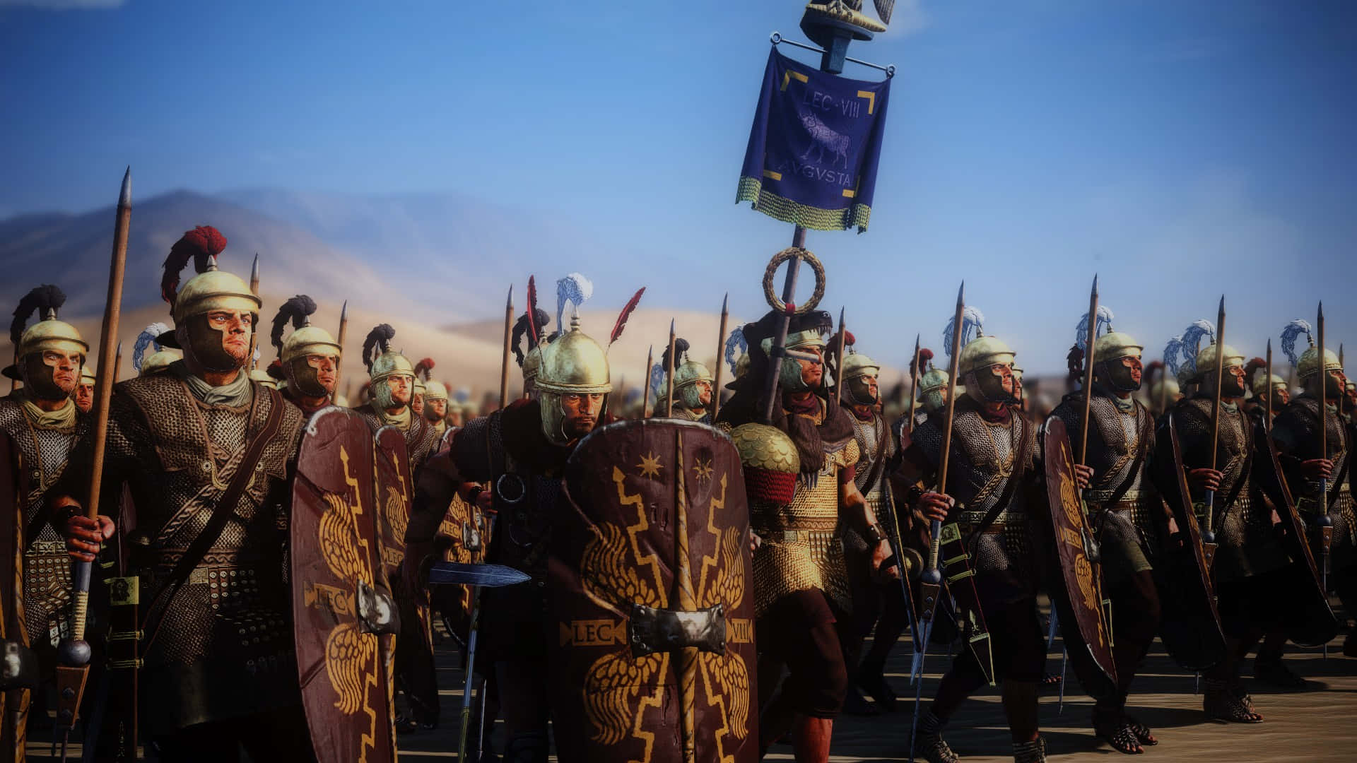 《Total War：羅馬2》打造你的帝國 壁紙 — 羅馬軍團士兵身穿精細盔甲，在晴朗藍天下以隊形行進，頭頂有紫色旗幟飄揚。
