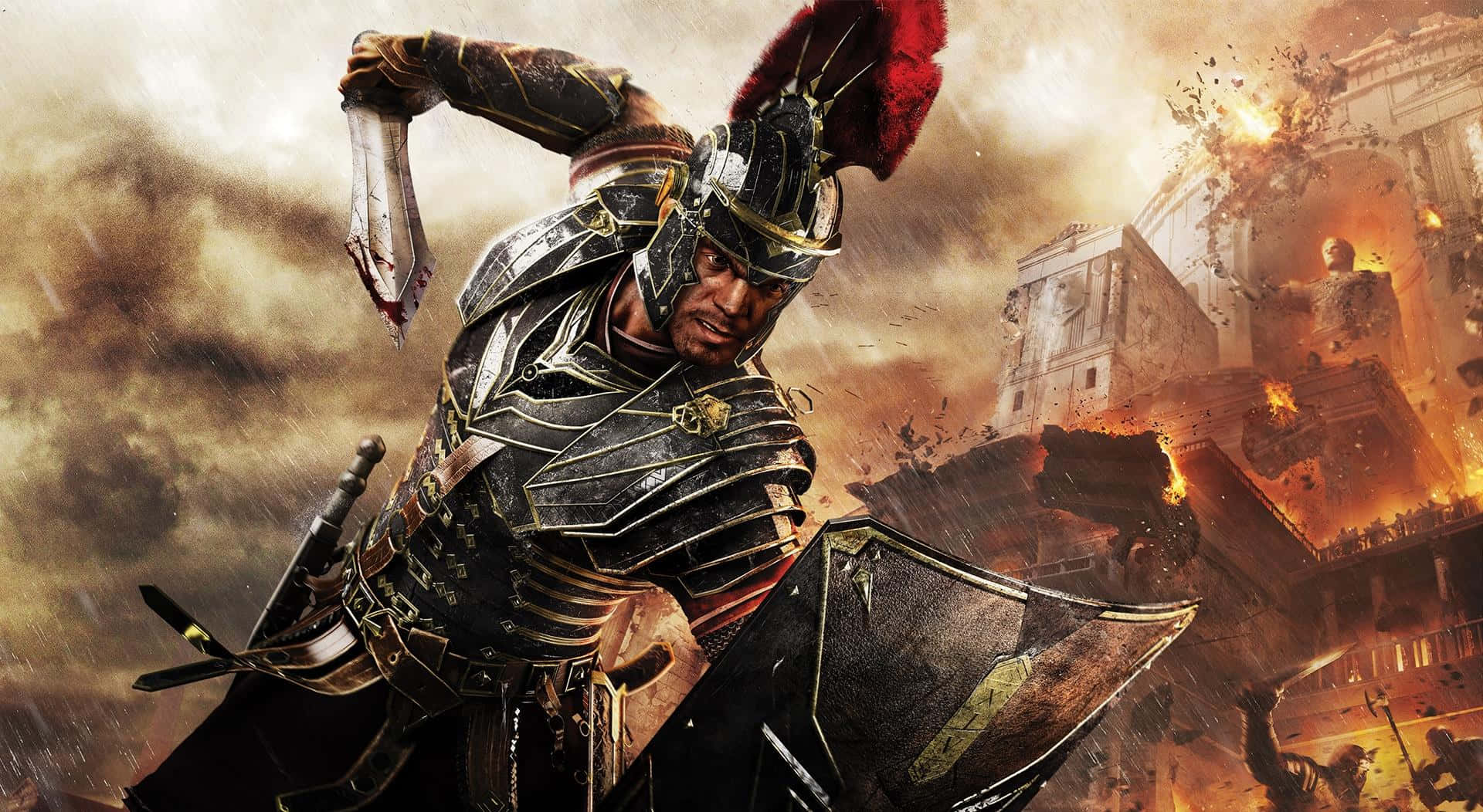 《Total War：羅馬2》最佳背景——戰略與烈焰 壁紙 — 一名身穿華麗盔甲的羅馬士兵持劍和盾牌向前衝鋒，身後古老的建築物在烈火混亂中爆炸。