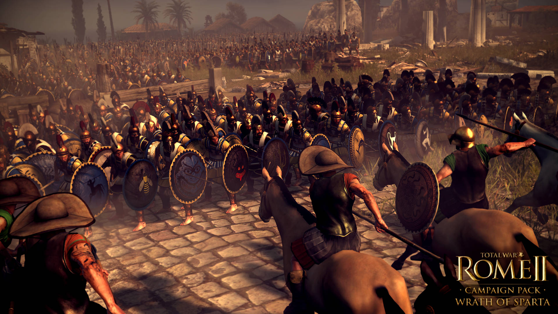 Total War 騎兵衝鋒 壁紙 — 羅馬和斯巴達軍隊在塵土飛揚的日光下，在混亂的古代戰場上以盾牌、長矛和馬匹交戰。