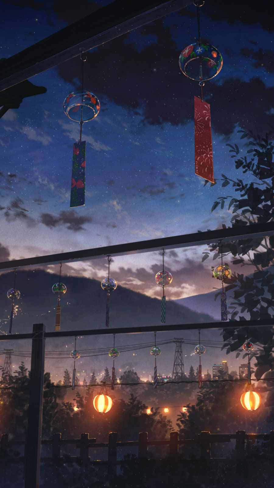 晚空下的透明燈籠