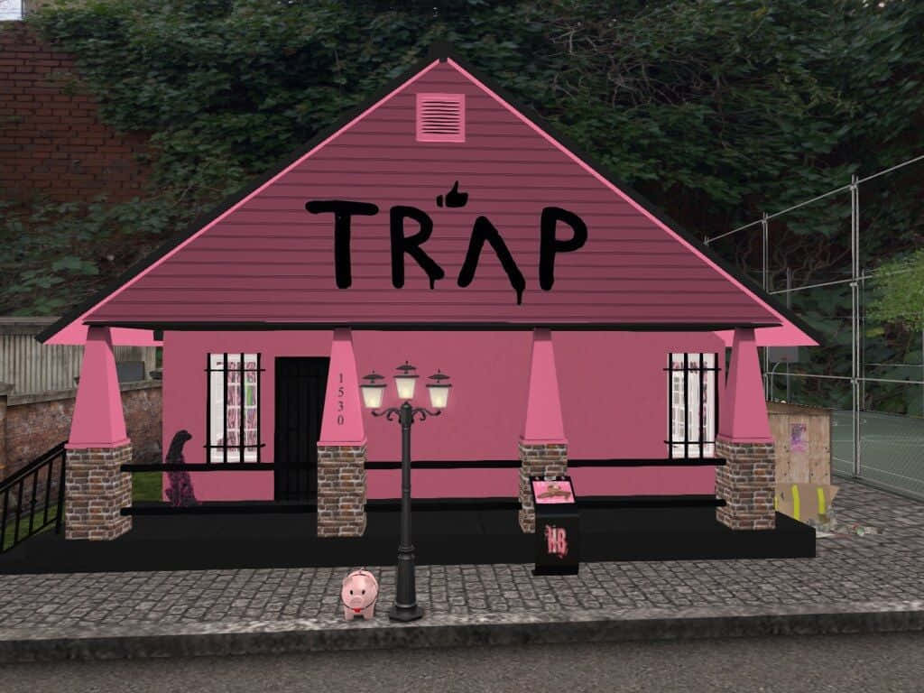 粉紅房屋 Trap 風數位圖像 壁紙 — 一間粉紅色房子，屋頂上有「TRAP」塗鴉，矗立在鵝卵石街道上，附近有復古路燈和一個豬仔錢罌。
