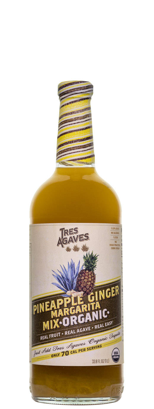 Tres Agaves鳳梨薑味瑪格麗特調酒混合液（有機） 壁紙 — 一瓶 Tres Agaves 菠蘿生薑瑪格麗特混合飲料，帶有黃色和棕色條紋的頸標。