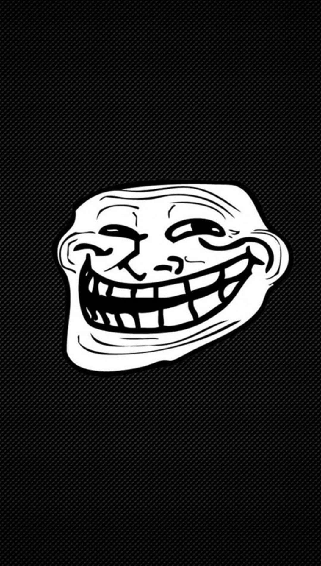 Troll Face迷因，有寬闊笑容，喺黑色碳纖維背景上。