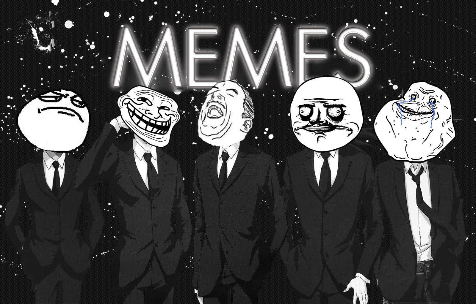 五個穿著西裝、帶有流行迷因臉孔的男人在發光的MEMES標誌下。