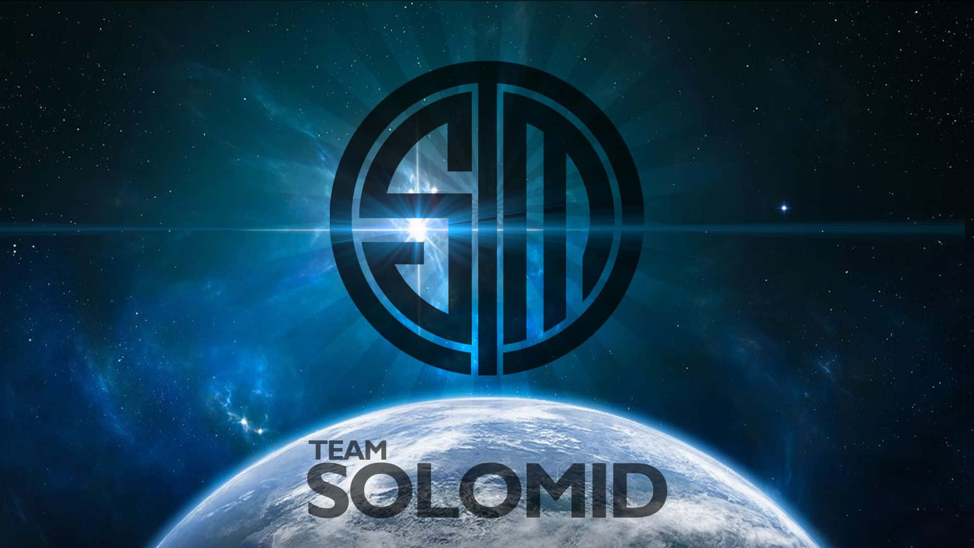 Team Solomid 標誌漂浮在太空中的地球上方，背景是宇宙。