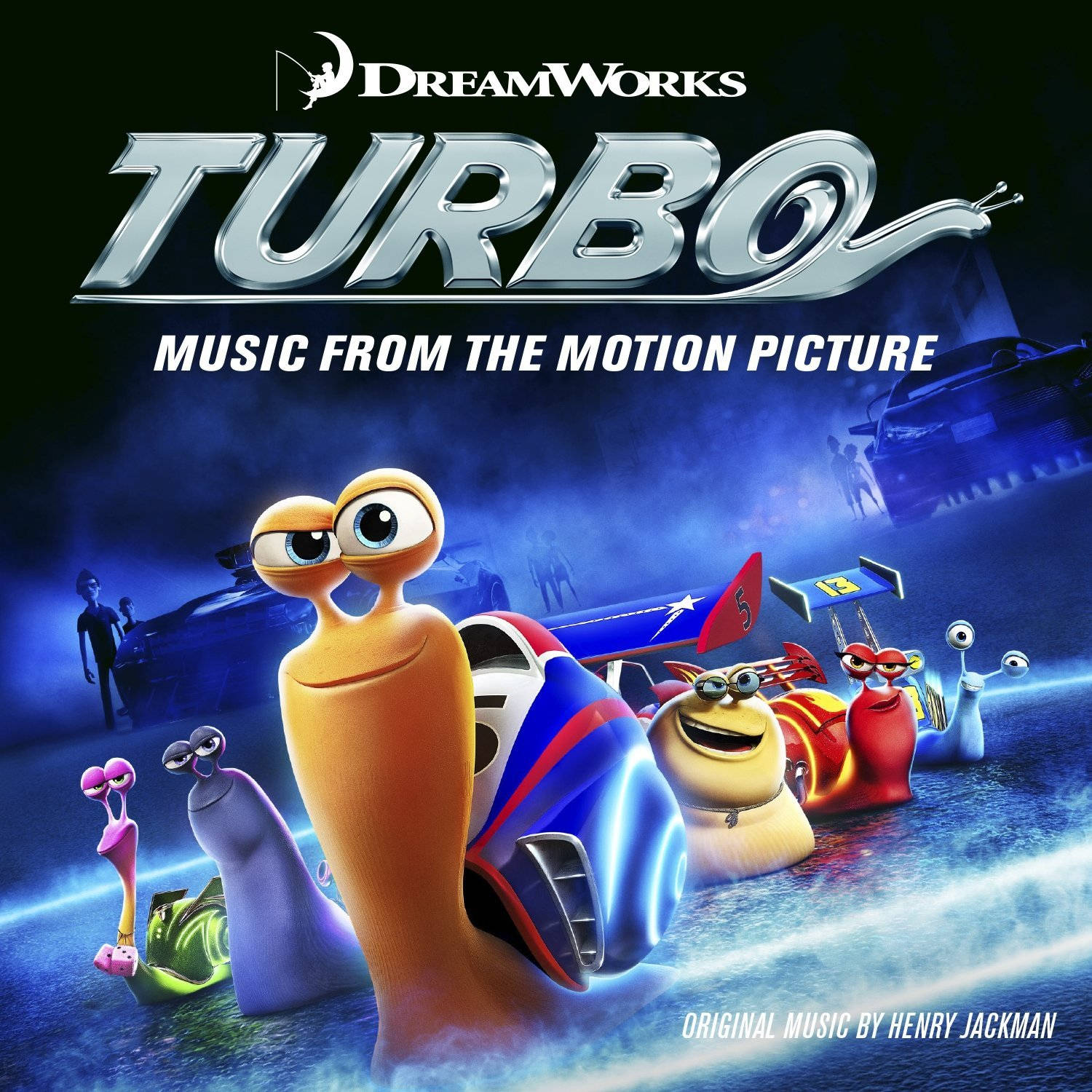 《Turbo》電影原聲帶海報 壁紙 — 一張充滿活力的動畫電影海報，描繪卡通蝸牛在發光的藍色夜空下駕駛未來主義賽車比賽。
