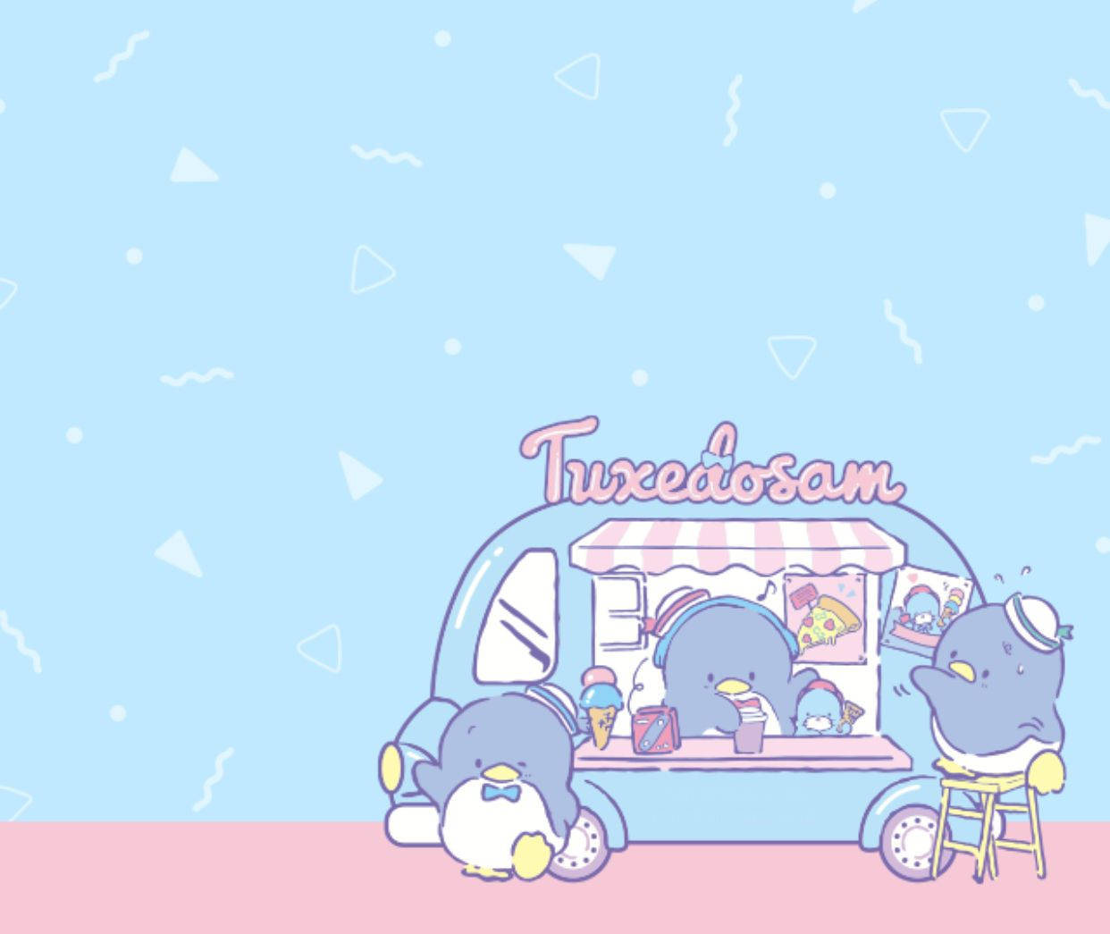 Tuxedo Sam 冰淇淋車 壁紙 — 三隻可愛的企鵝角色在淺藍色幾何圖案天空下的淡藍色美食車享用雪糕。